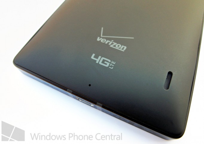 Verizon_Lumia_929_rear_bottom_cleaned