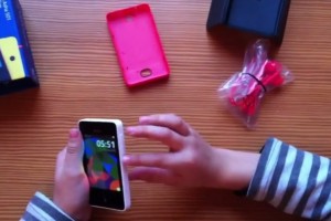 Video: Russian kid unboxes the Nokia Asha 501 for Nokia Russia. Survives drop ‘test’.