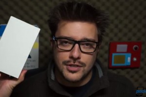 Michael Fisher unboxes the Jolla Phone #Sailfish