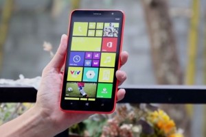 Video: Hands on the 6″ Nokia Lumia 1320 (Vietnamese)