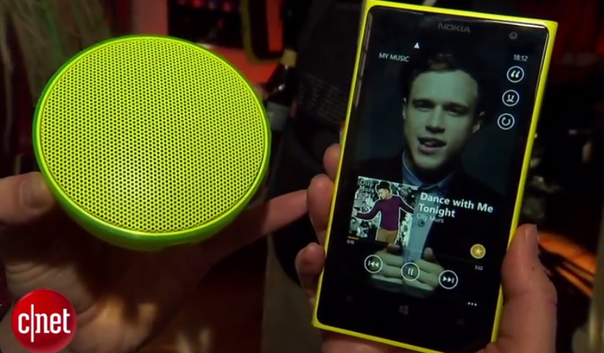 Video: Nokia MD-12 NFC bluetooth speaker hands on with microphone for calls