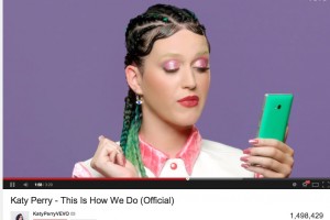 Spotted: Green Nokia Lumia 930 in Katy Perry’s latest colour blast “This Is How We Do”