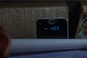 iPhone 6 resemblance – Nokia Lumia 925/Alarm clock from gremlins.