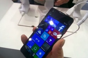 Polaroid joins the Lumia party with new Windows Phone (“1320 mini”)