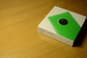 Video: Green Nokia Lumia 830 unboxing (HK) and disassembly pics