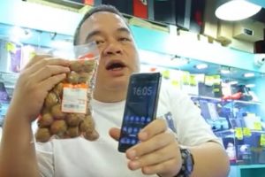 Video: Folks in China keep using the Nokia 6 to break open walnuts